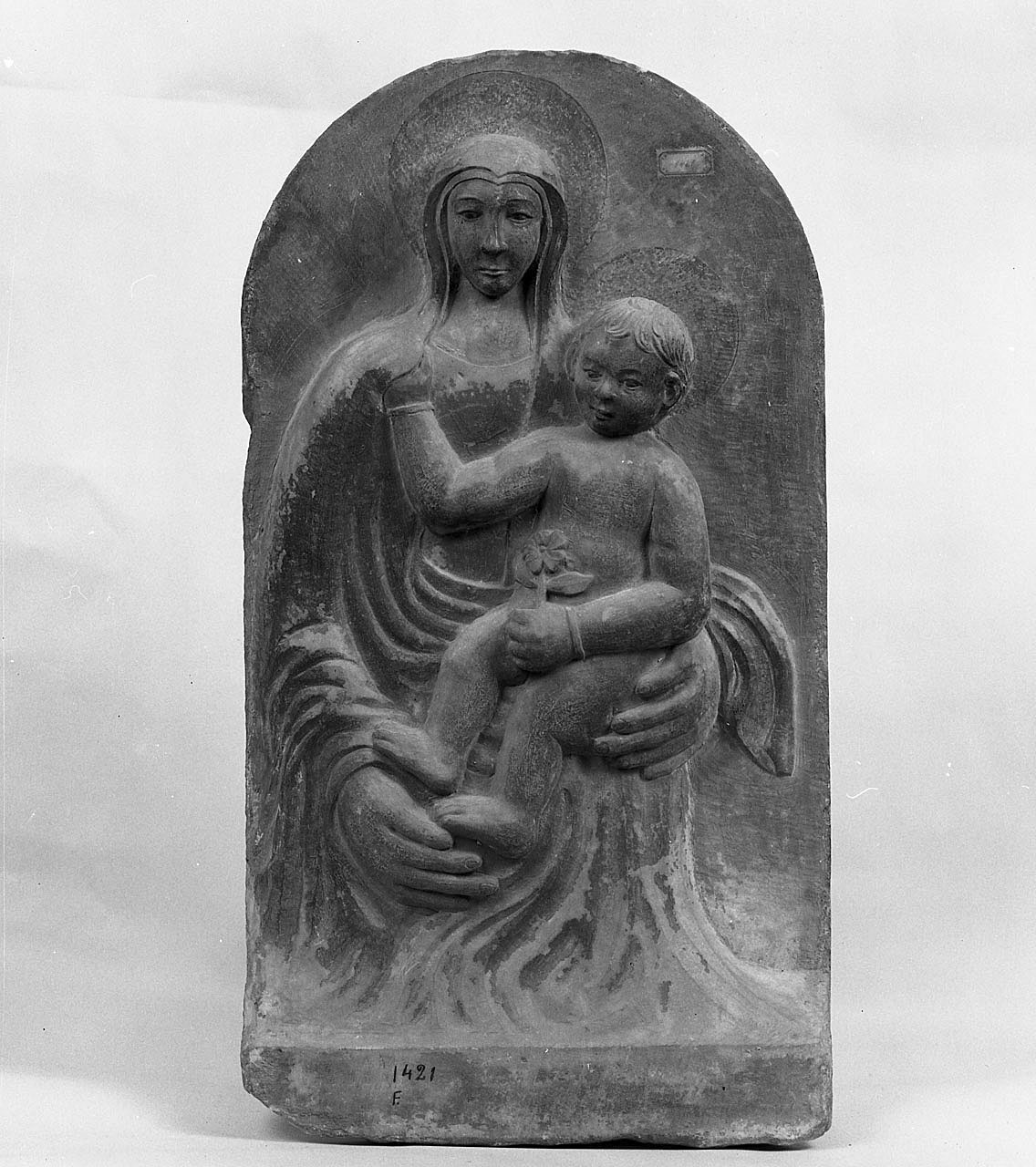 Madonna con Bambino (rilievo, opera isolata) - ambito toscano (prima metà sec. XX)