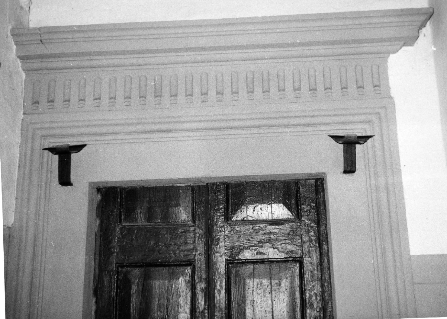 portale architravato - bottega toscana (sec. XVII)