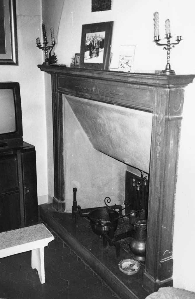 camino - bottega toscana (fine/inizio secc. XVIII/ XIX)