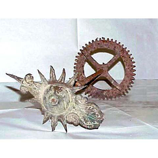 ingranaggio meccanico di orologio, frammento - bottega italiana (secc. XVIII/ XIX)