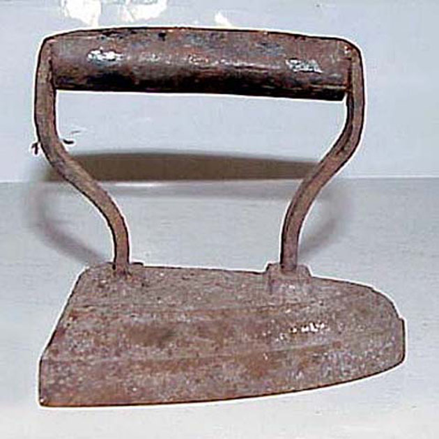 ferro da stiro - bottega italiana (secc. XIX/ XX)