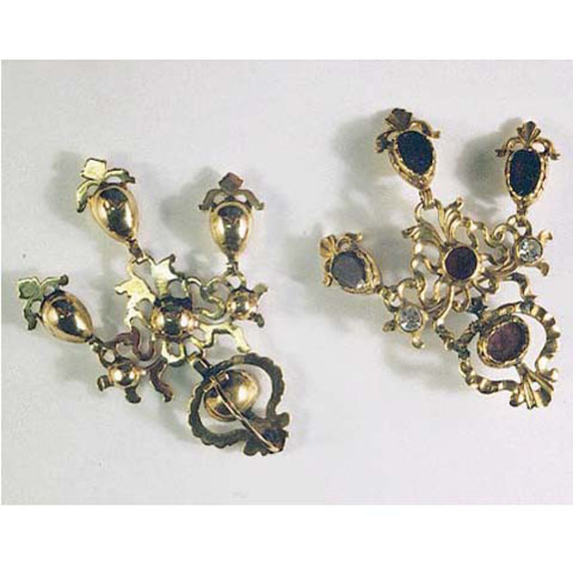 orecchino - bottega italiana (fine sec. XVIII)