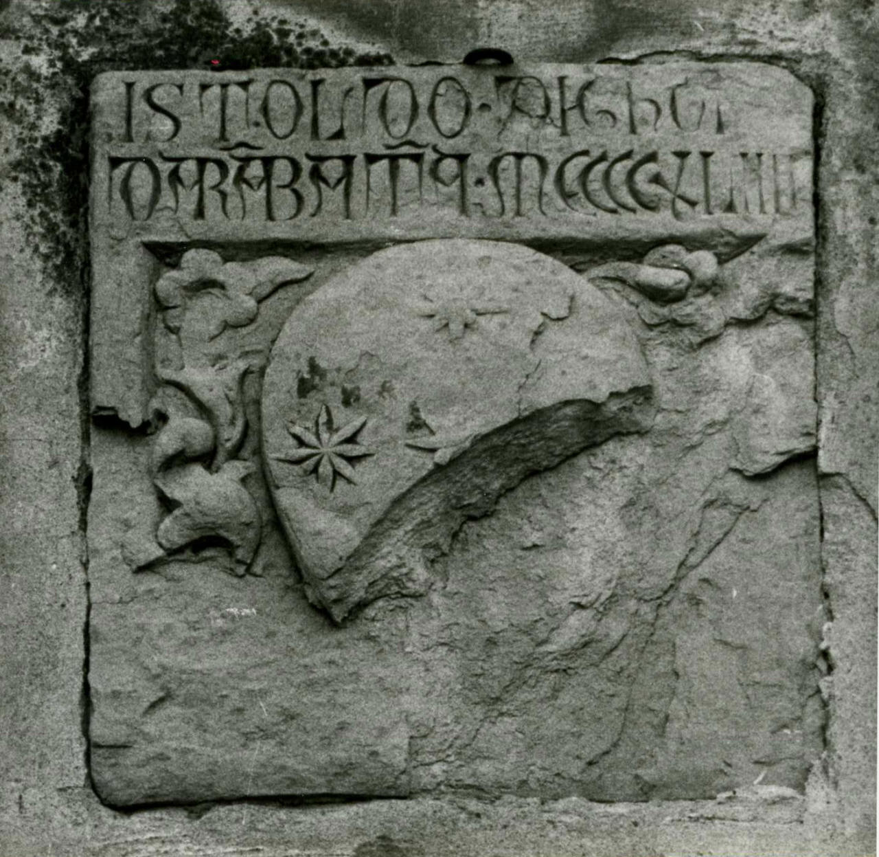 stemma gentilizio della famiglia Da Rabatta (rilievo) - bottega toscana (sec. XV)
