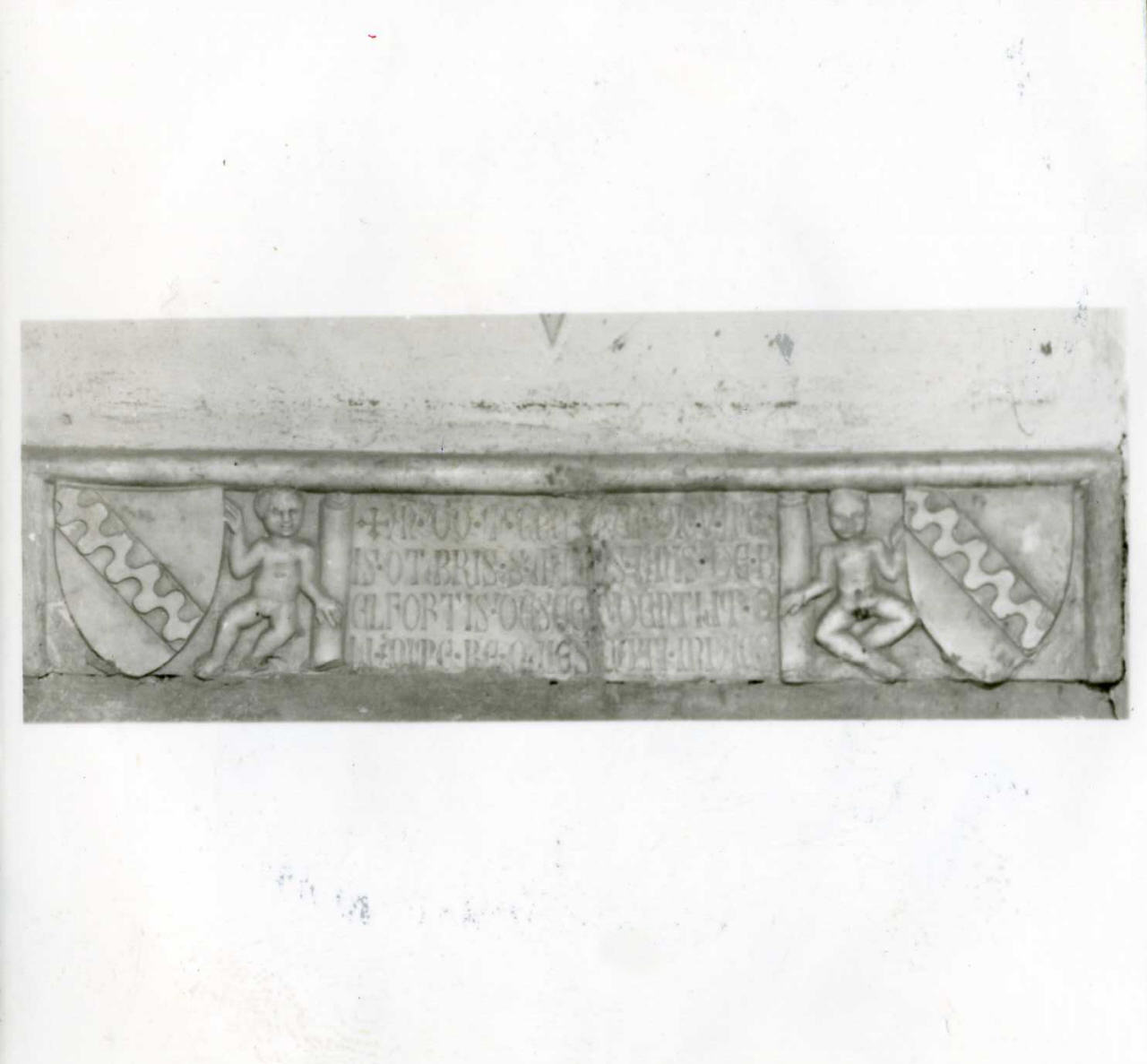 lapide tombale - bottega toscana (sec. XIV)