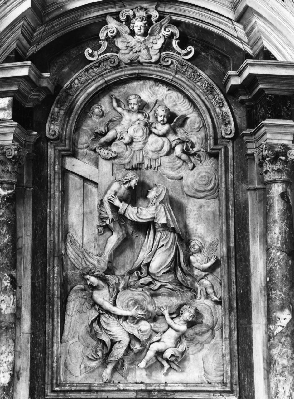 Cristo si stacca dalla croce e si accosta a Santa Caterina de' Ricci (scultura) di Ticciati Girolamo (sec. XVIII)