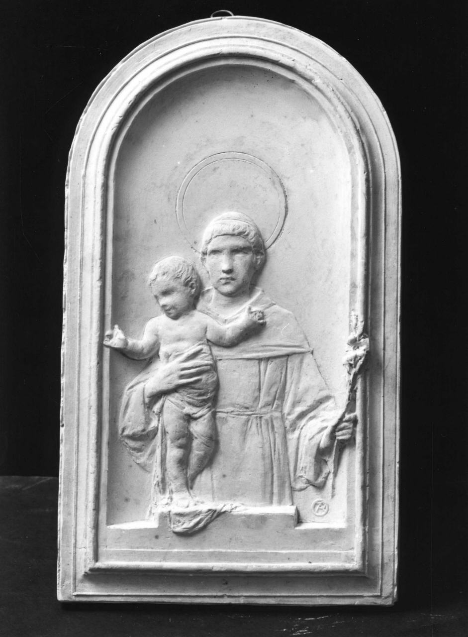 Sant'Antonio da Padova con il bambino (calco di formella) di Passaglia Augusto (primo quarto sec. XX)