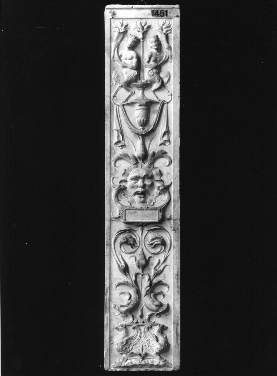 motivi decorativi a candelabra (calco di formella) di Lelli Oronzio (ultimo quarto sec. XIX)