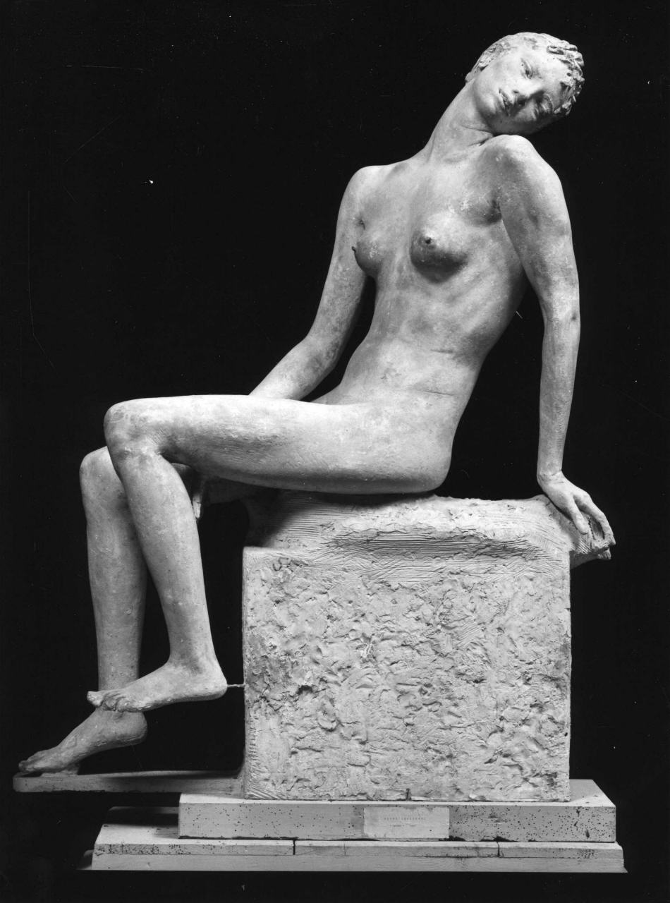 Erinni, figura femminile nuda (scultura) di Innocenti Bruno (sec. XX)