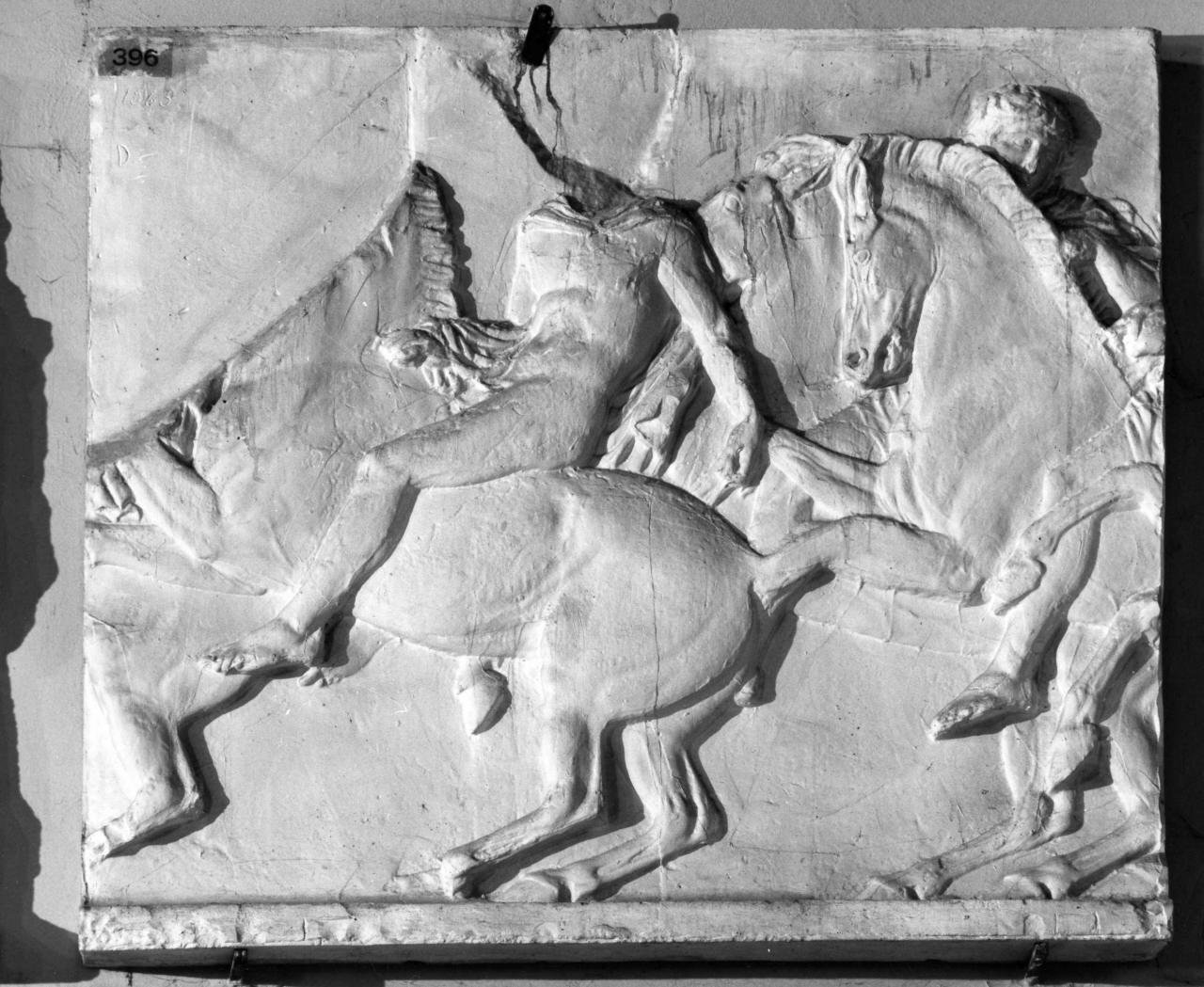 processione delle Panatenee, cavalieri (rilievo, elemento d'insieme) di Dini e Cellai laboratorio (sec. XX)