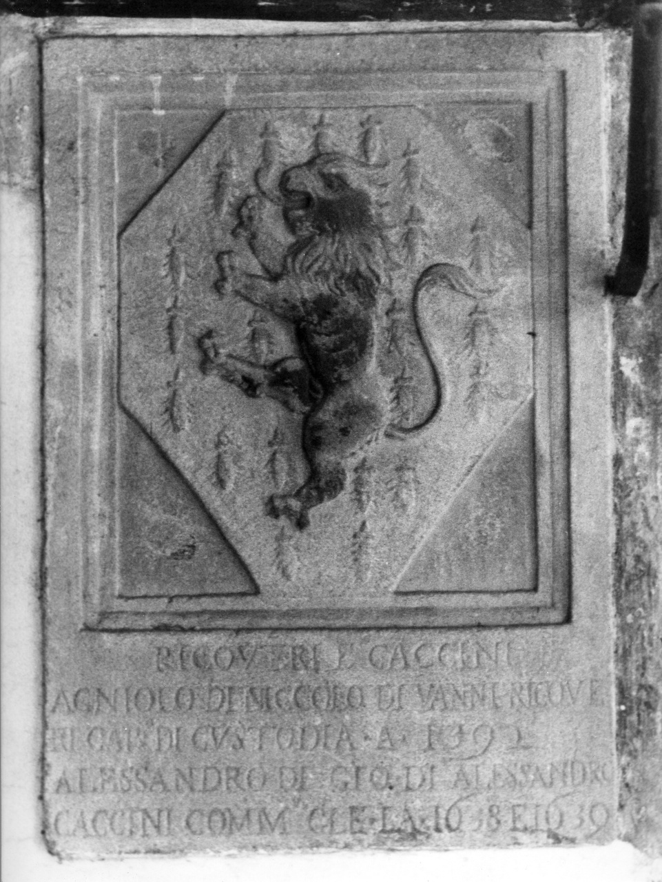 stemma gentilizio della famiglia Caccini (rilievo) - manifattura toscana (sec. XVII)