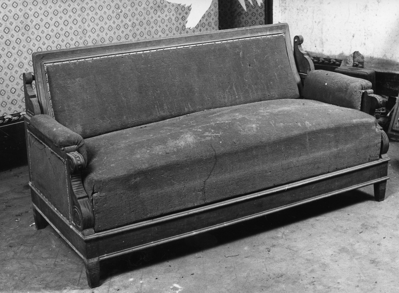 divano - bottega toscana (fine/inizio secc. XIX/ XX)