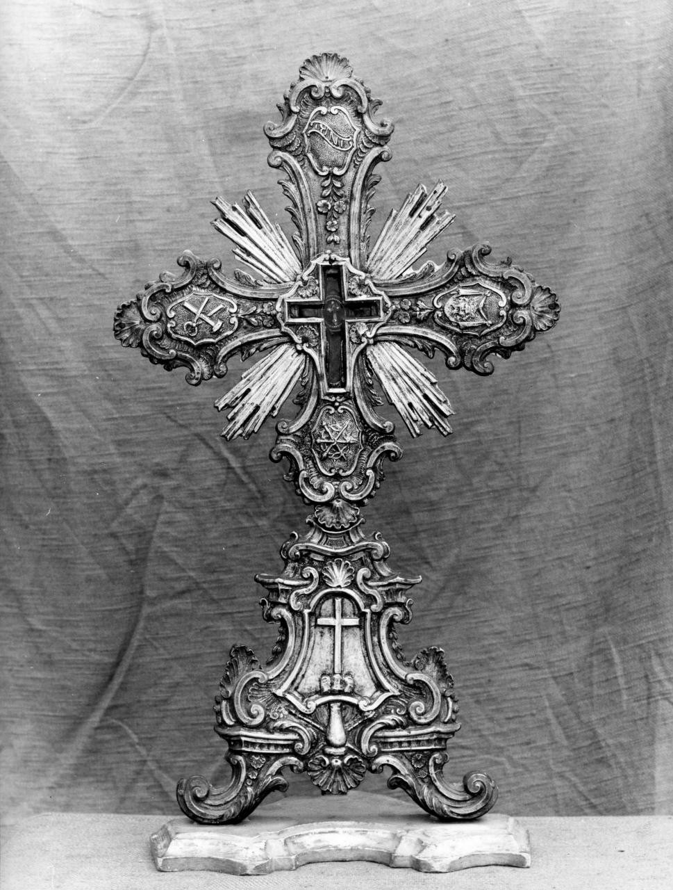 reliquiario - a croce - bottega toscana (prima metà sec. XVIII)