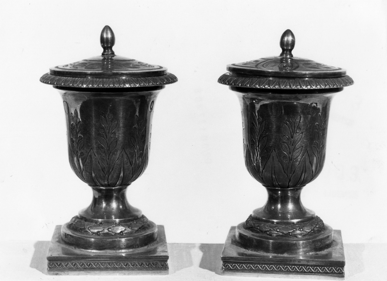 vasetti per oli santi, serie - bottega fiorentina (prima metà sec. XIX)