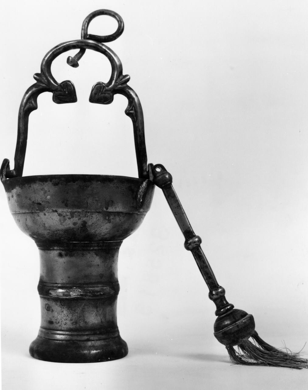 servizio per aspersione, insieme - bottega toscana (inizio sec. XVII)