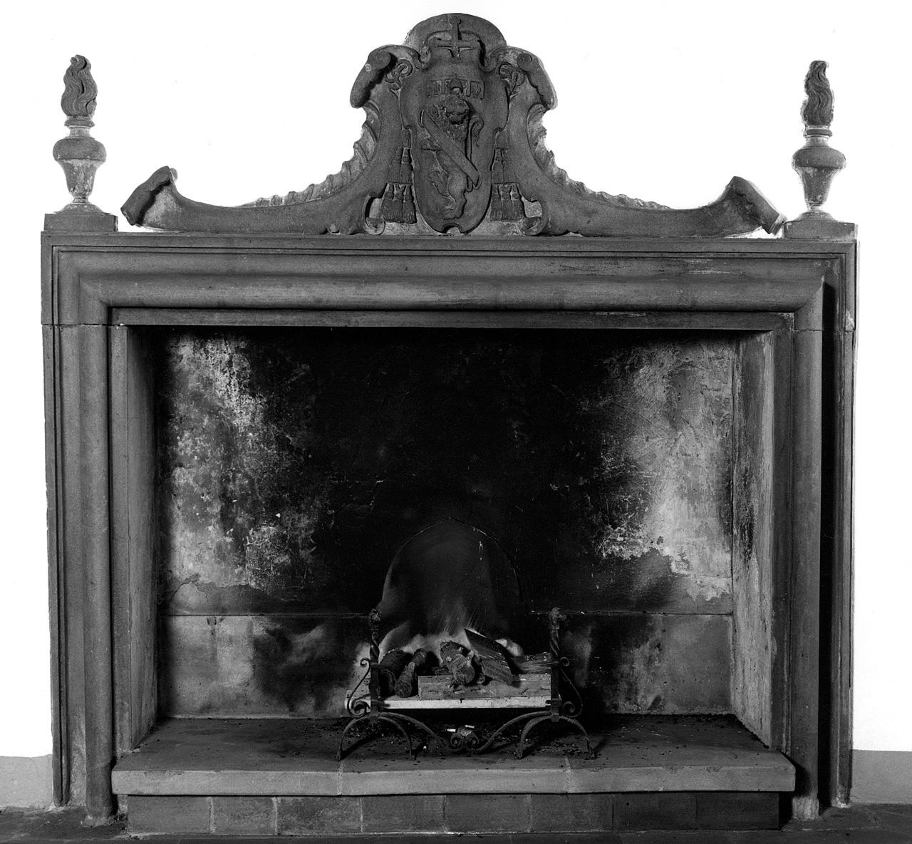 mostra di camino di Masoni Simone (attribuito) (sec. XVII)