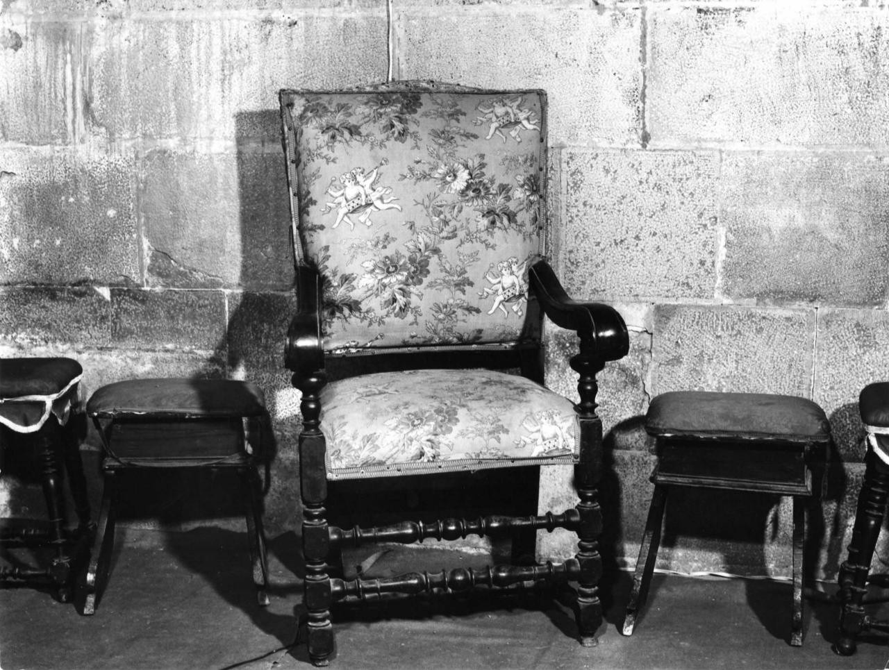 poltrona - da cerimonia - bottega toscana (prima metà sec. XVIII)