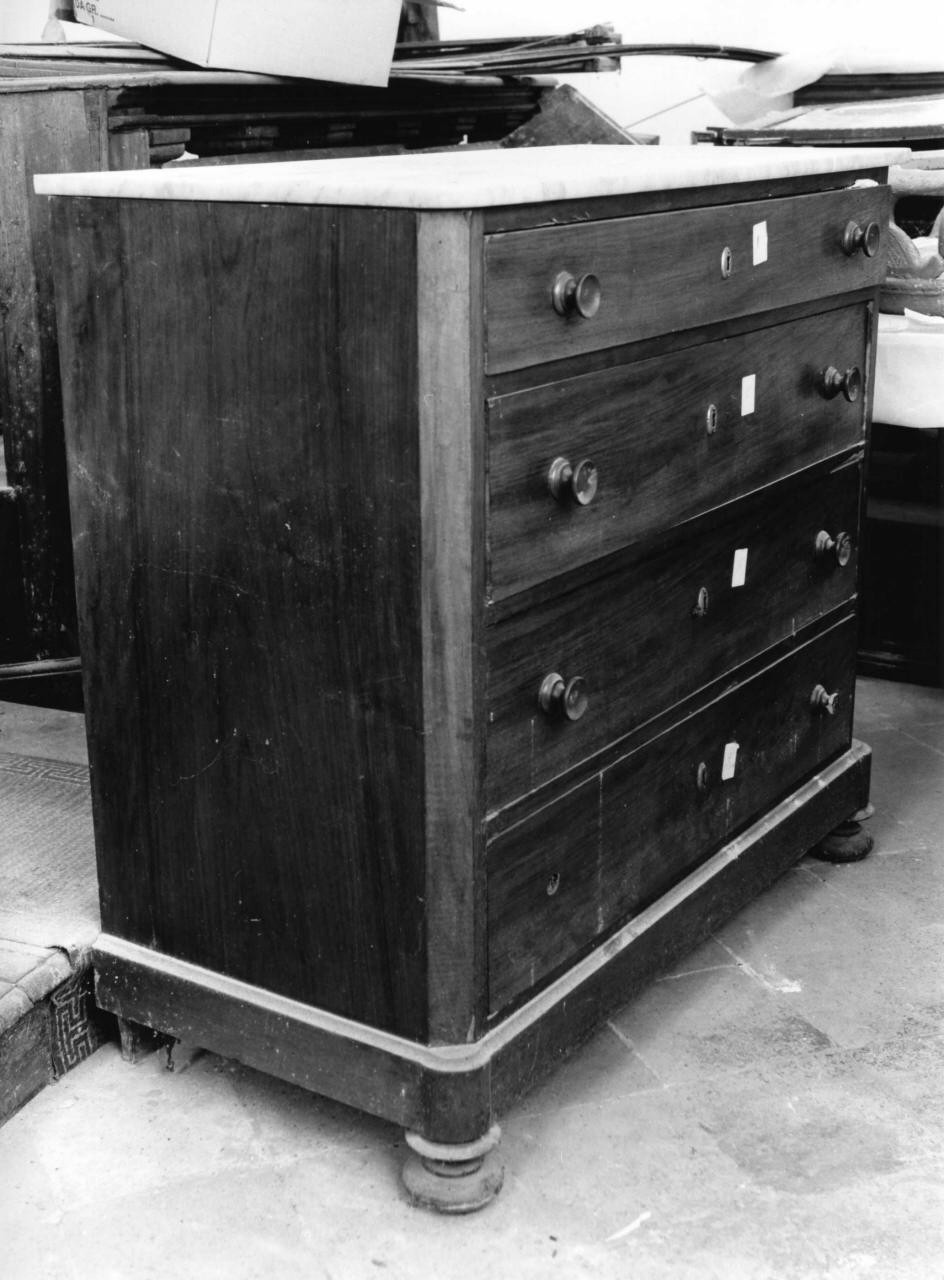 cassettone - bottega toscana (seconda metà sec. XIX)