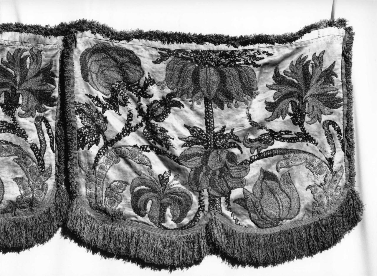 baldacchino processionale - a cielo fluttuante - manifattura italiana (ultimo quarto sec. XVII)