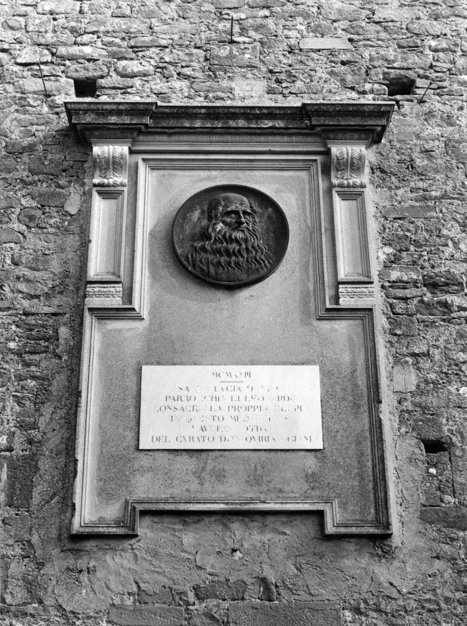 ritratto di Leonardo da Vinci (monumento) di Giani Quirino (sec. XX)