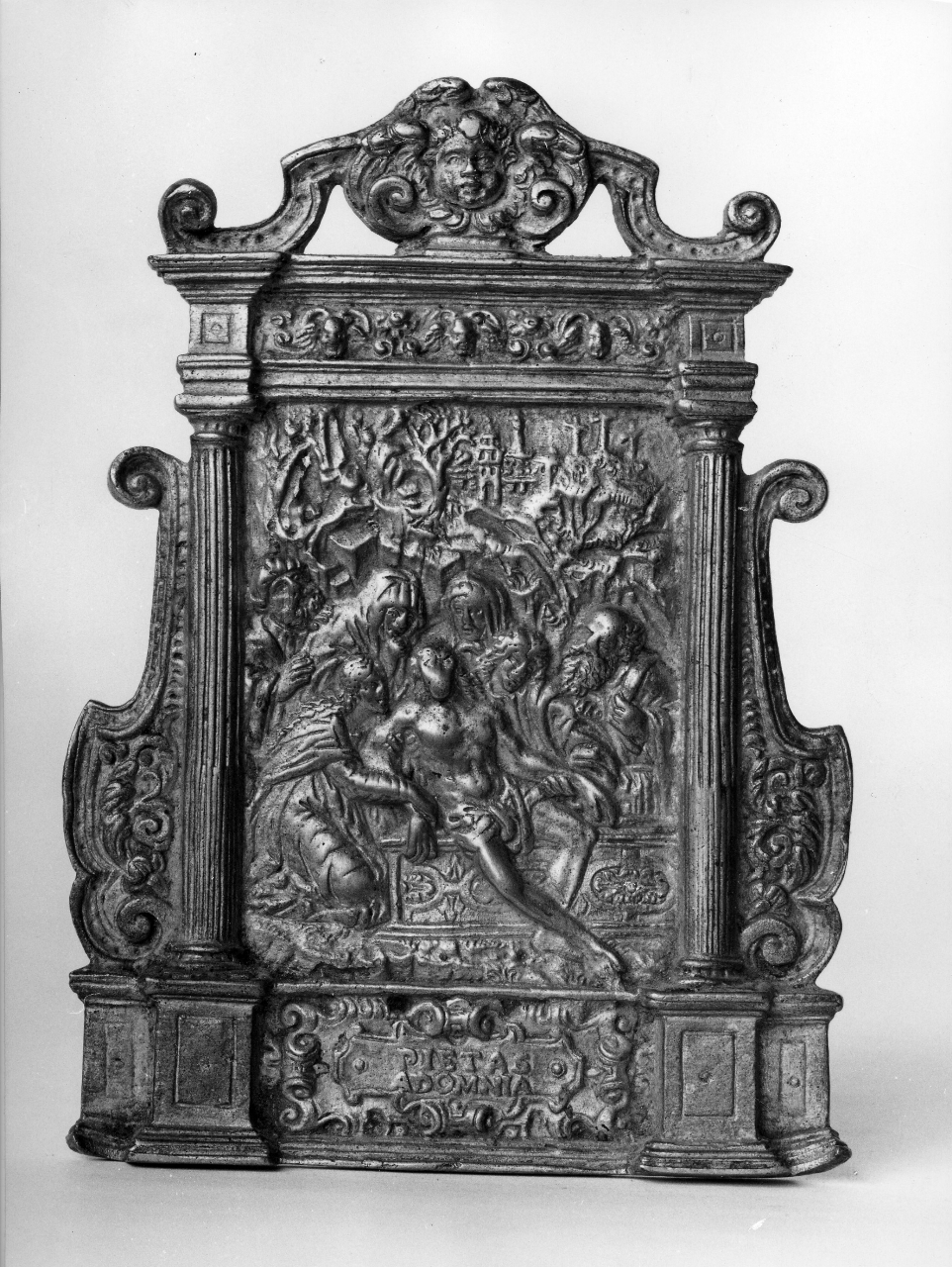 deposizione di Cristo nel sepolcro (pace - a tavoletta, architettonica, serie) - bottega toscana (ultimo quarto sec. XVI)