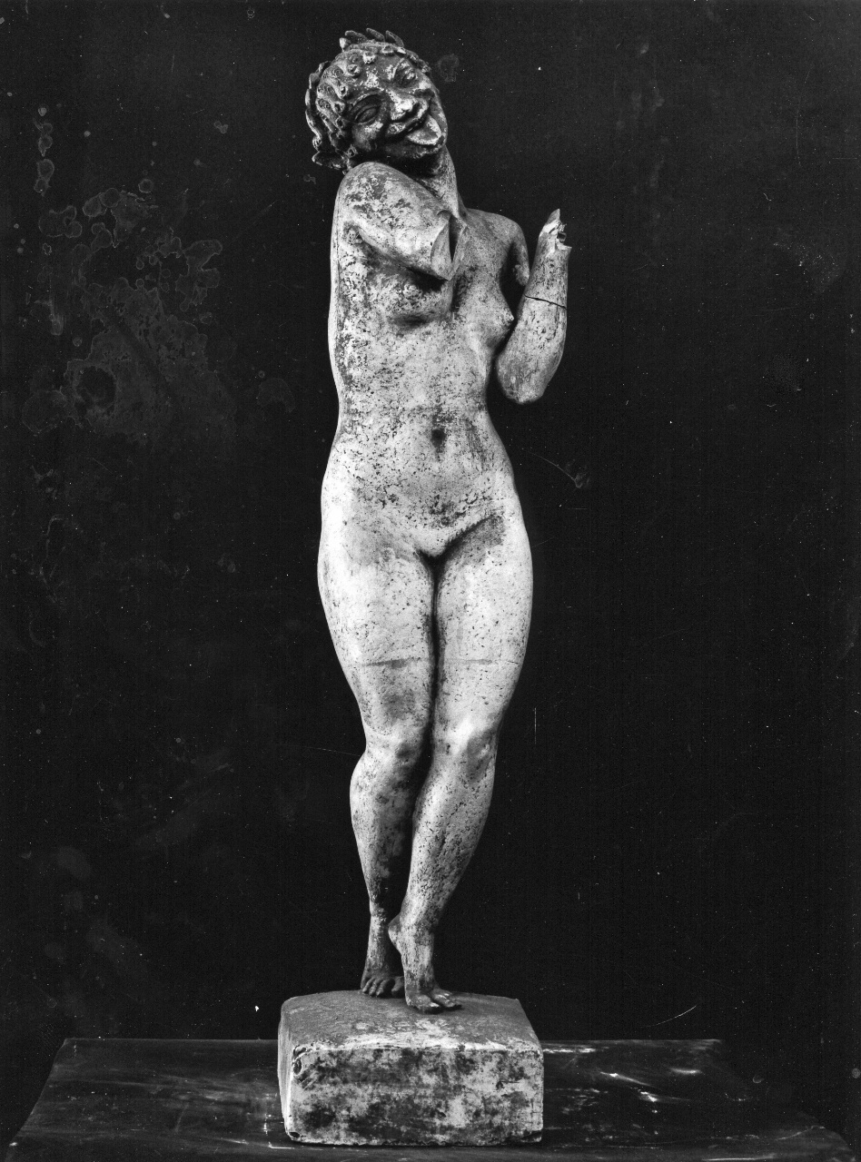 Danzatrice con maschera di Medusa, figura femminile nuda (statua) di Andreotti Libero (sec. XX)