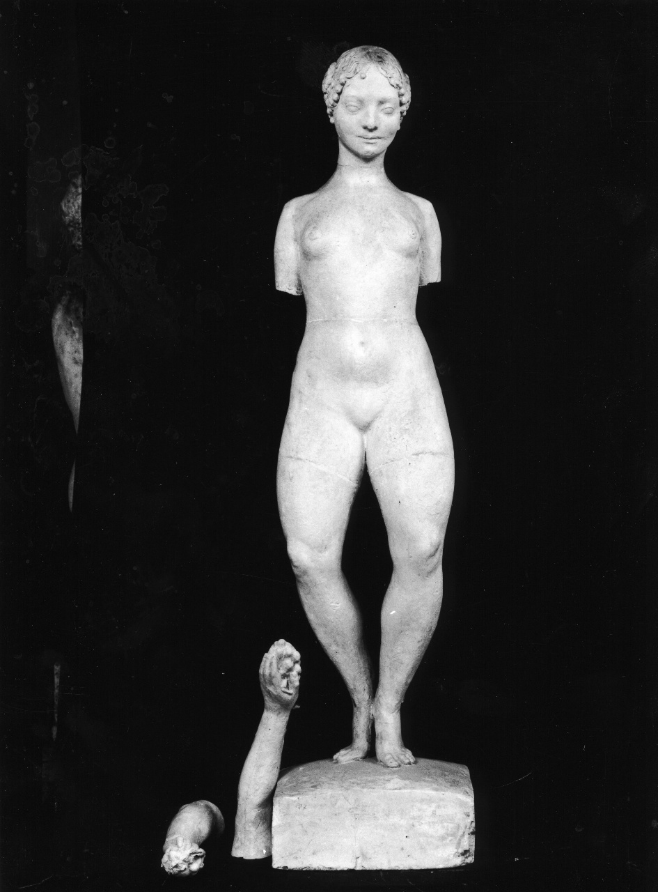 Danzatrice con i grappoli d'uva, figura femminile nuda (statuetta) di Andreotti Libero (sec. XX)