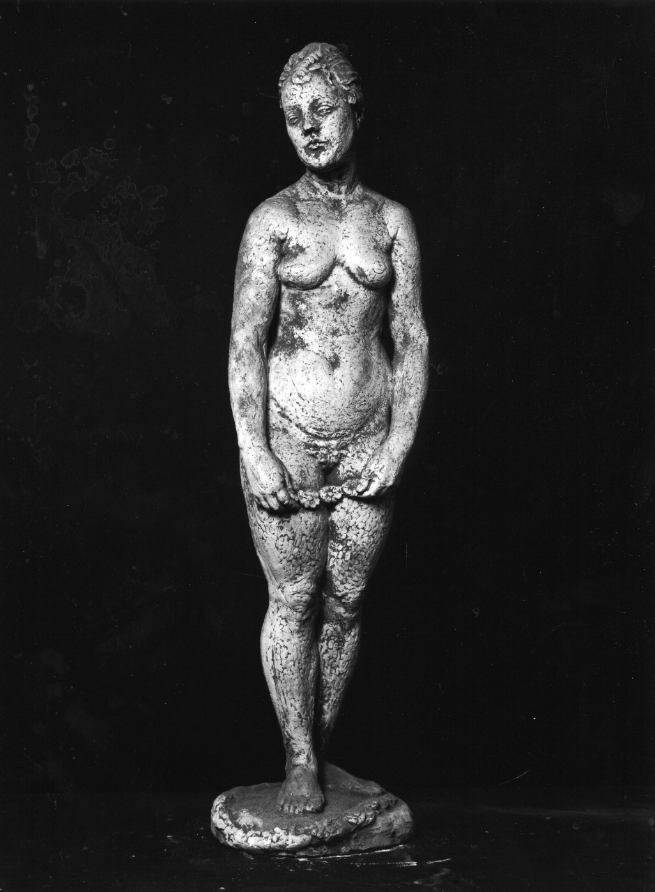 Donna con ghirlanda, figura femminile nuda (scultura) di Andreotti Libero (sec. XX)