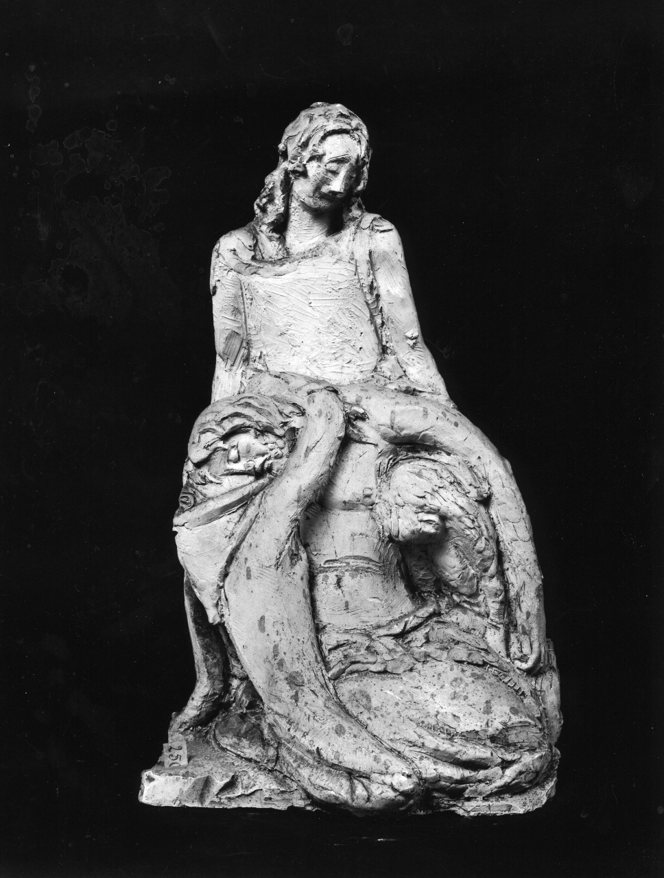 Cristo in pietà tra la Madonna e San Giovanni Evangelista (statuetta) di Andreotti Libero (sec. XX)