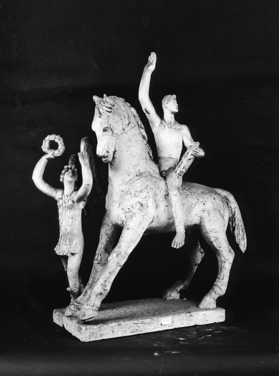 Eroe nudo a cavallo con fascio littorio e Vittoria alata con coroncina di alloro, figure allegoriche (statuetta) di Andreotti Libero (sec. XX)