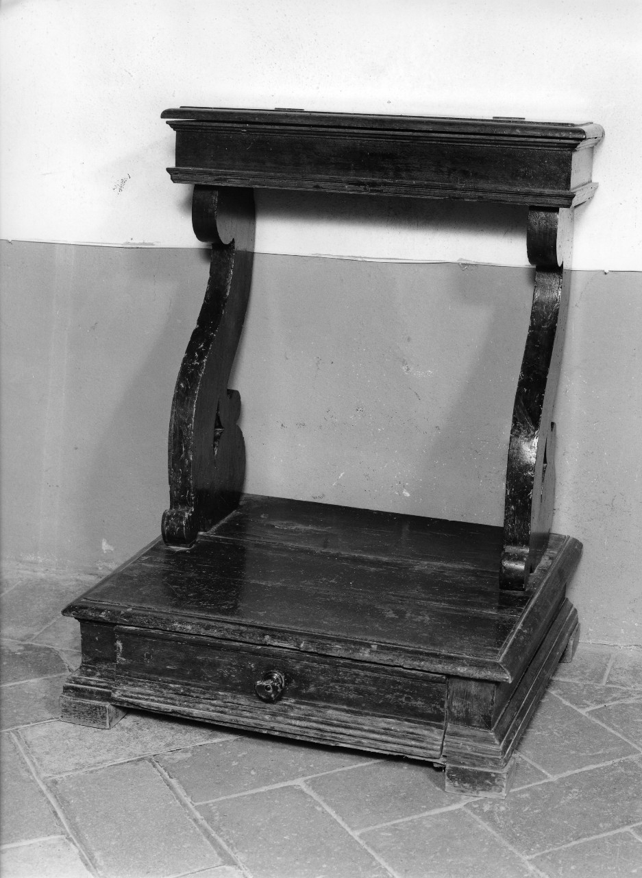 inginocchiatoio - a montanti sagomati, serie - bottega toscana (fine/inizio secc. XVIII/ XIX)