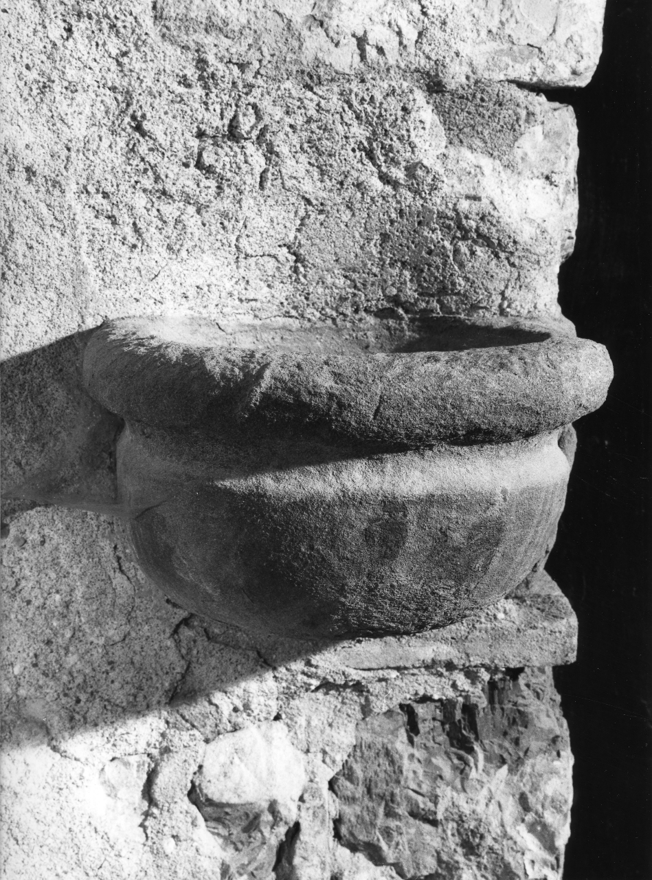 acquasantiera da parete - bottega toscana (sec. XVII)