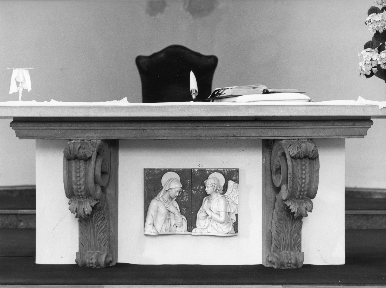 mensola - a voluta, coppia - bottega toscana (sec. XVII)