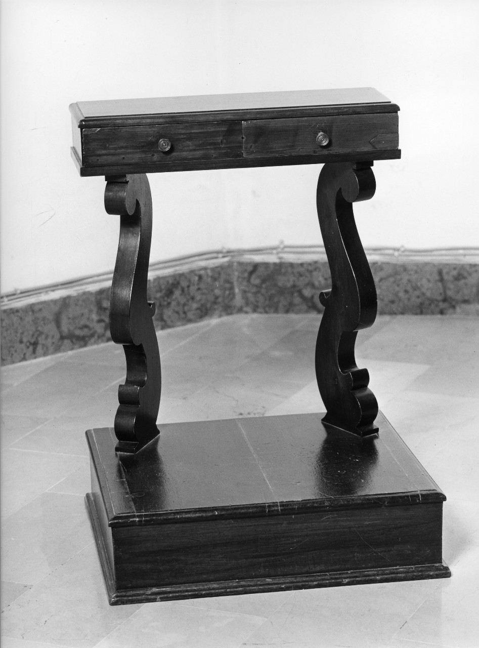 inginocchiatoio - a montanti sagomati - bottega toscana (seconda metà sec. XVIII)