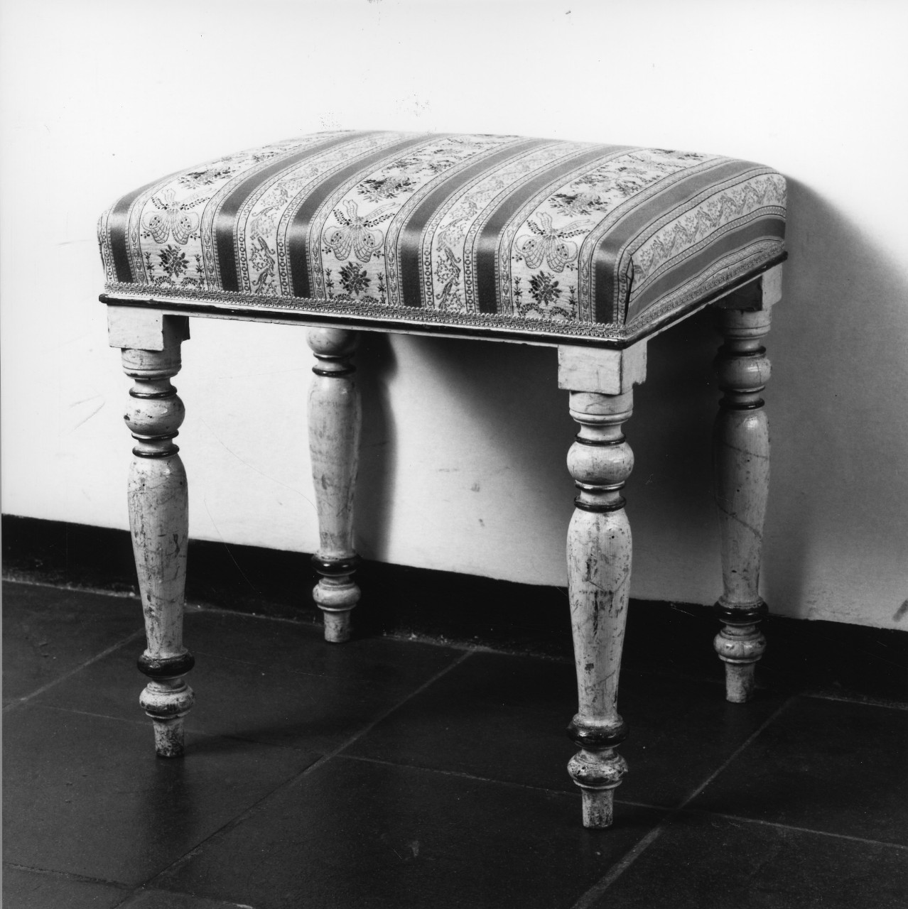 sgabello del celebrante, coppia - bottega toscana (fine/inizio secc. XVIII/ XIX)