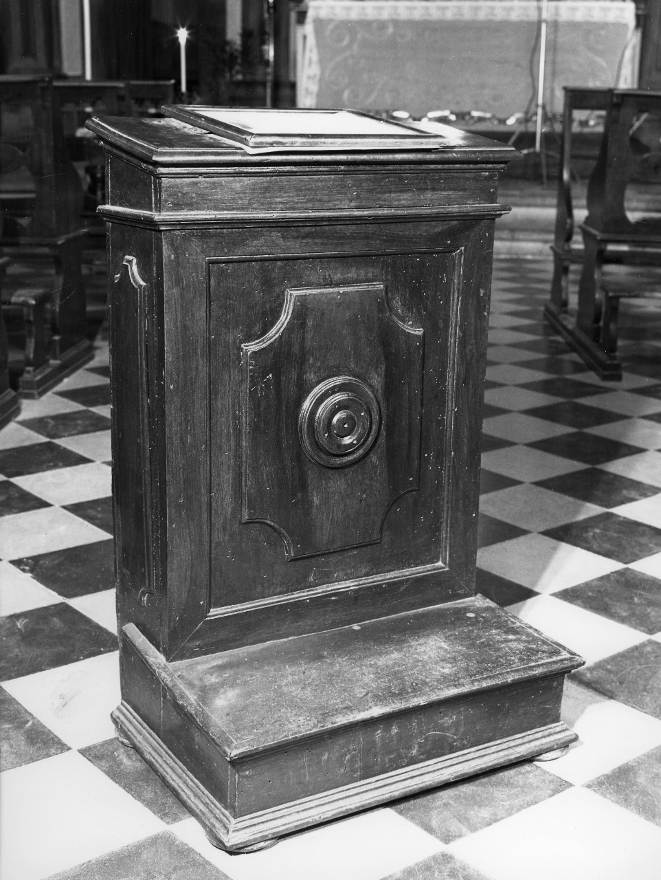 inginocchiatoio - a stipetto, serie - bottega toscana (sec. XVIII)