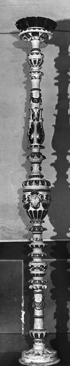 candelabro da chiesa, coppia - bottega fiorentina (fine/inizio secc. XVI/ XVII)