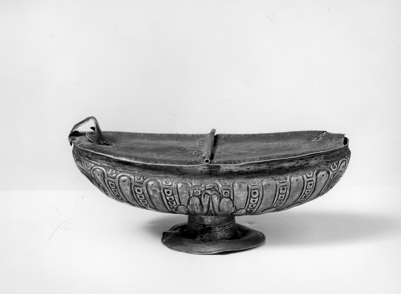 navicella portaincenso - a doppia valva - bottega fiorentina (sec. XVII)