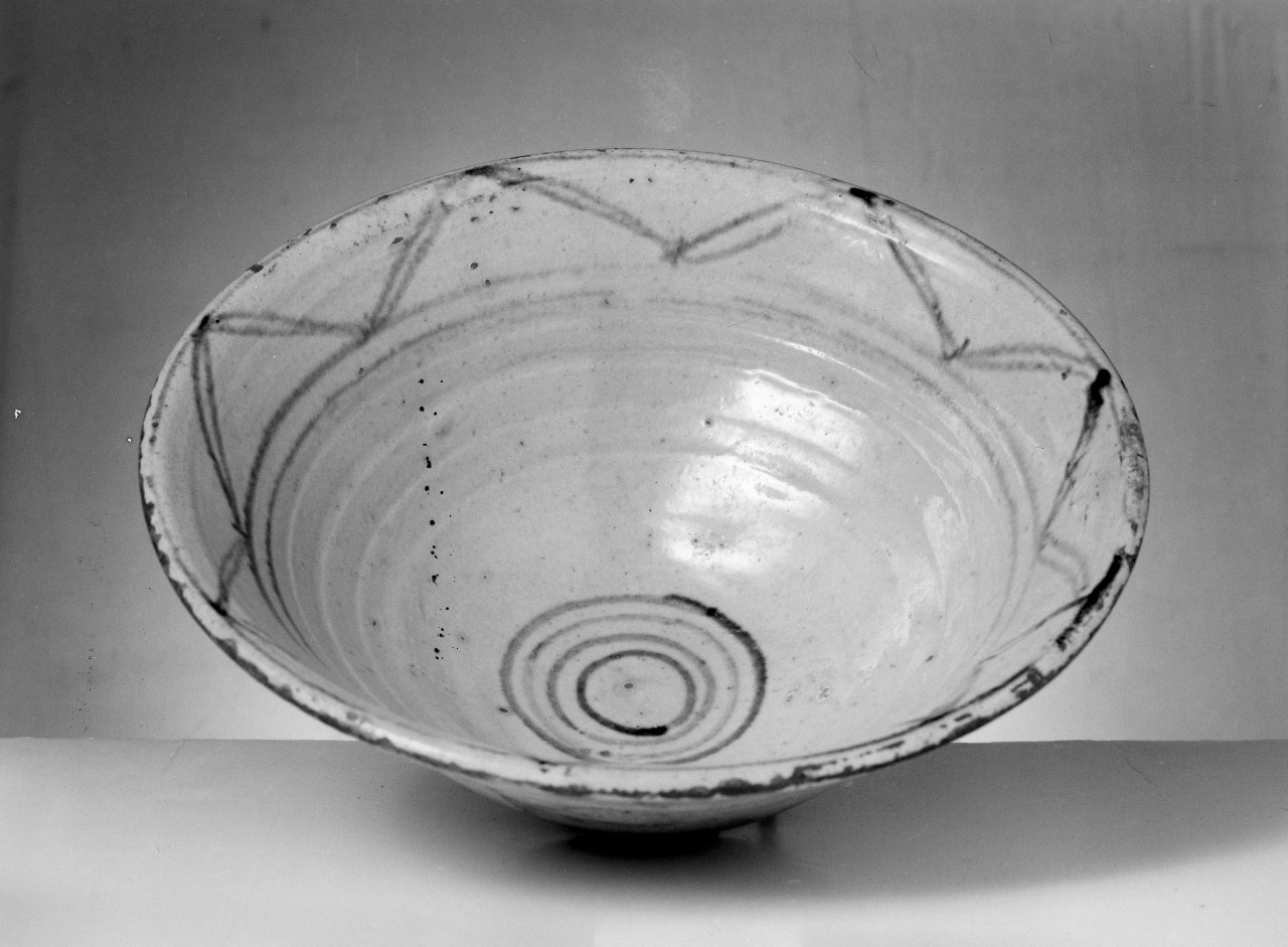 bacinella, serie - bottega toscana (fine/inizio secc. XVII/ XVIII)