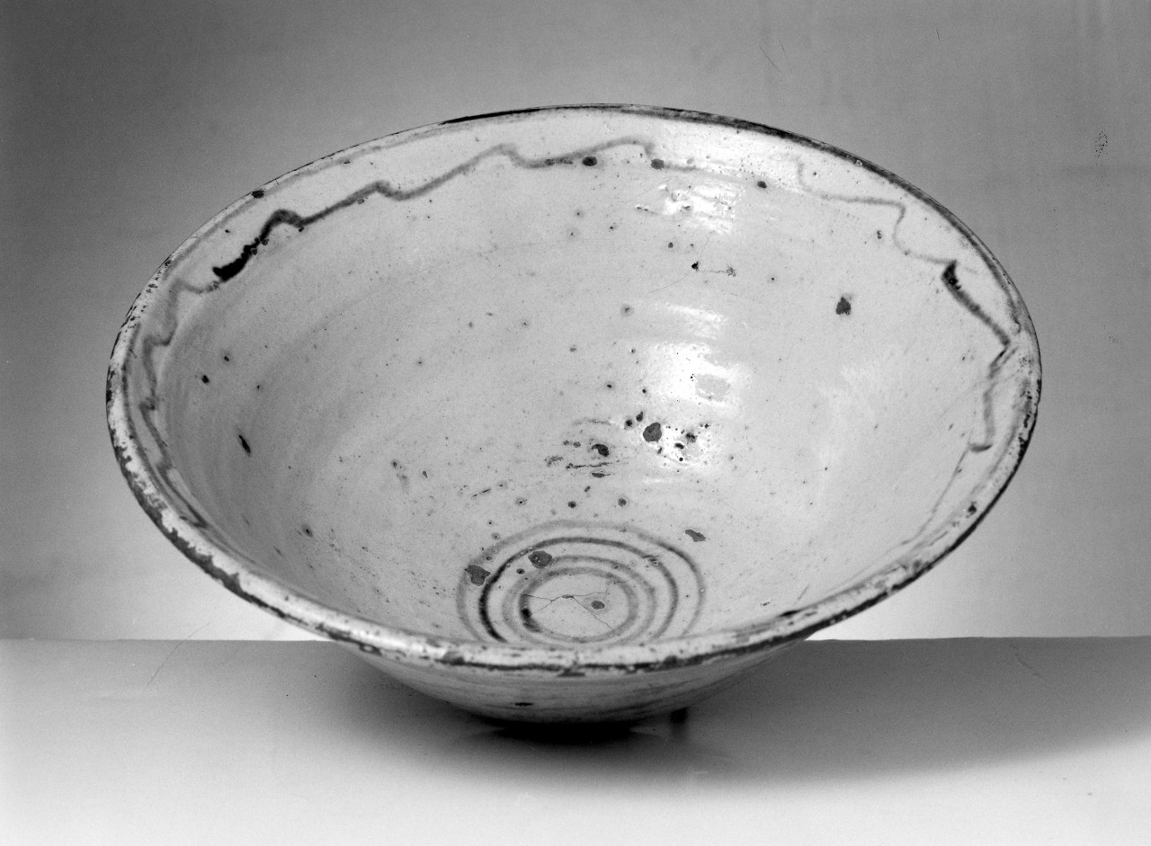 bacinella, serie - bottega toscana (fine/inizio secc. XVII/ XVIII)