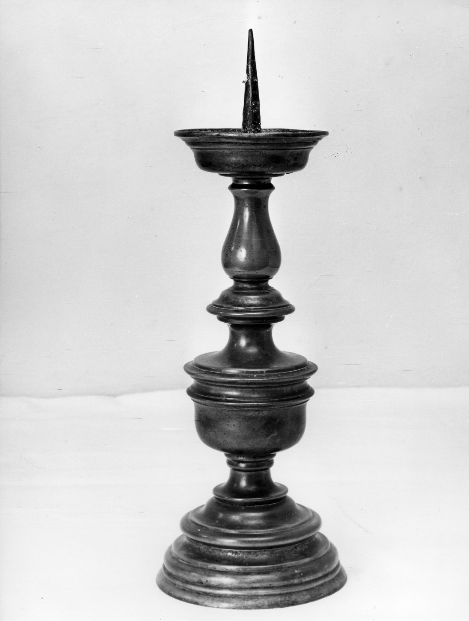 candeliere d'altare, coppia - bottega toscana (sec. XVII)