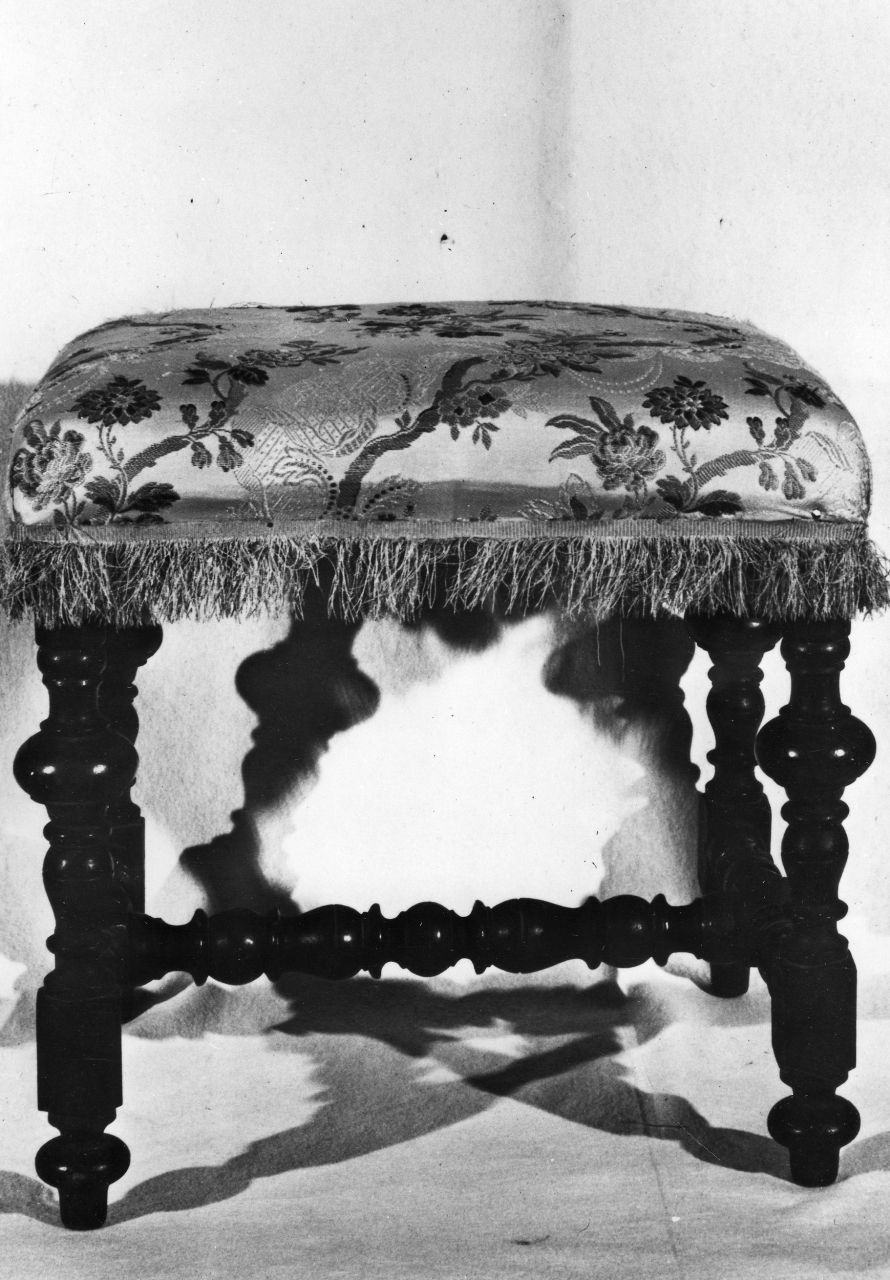 sgabello del celebrante, coppia - bottega toscana (prima metà, metà sec. XVIII, sec. XIX)