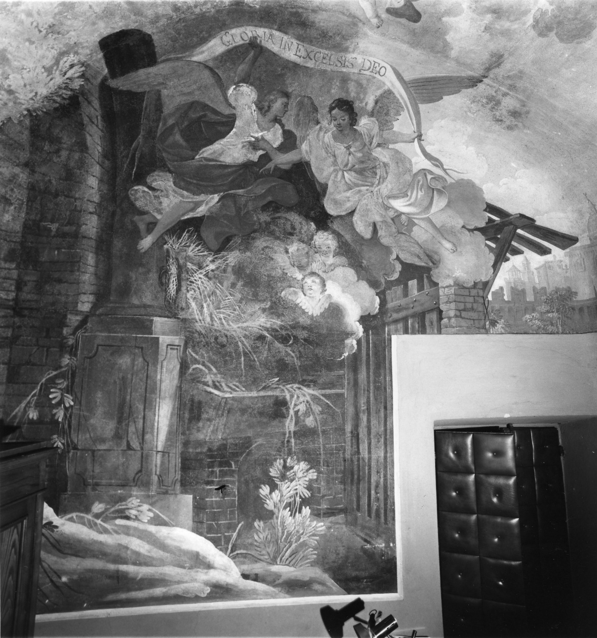 angeli reggicartiglio (dipinto) di Fabbroni Giacinto (sec. XVIII)