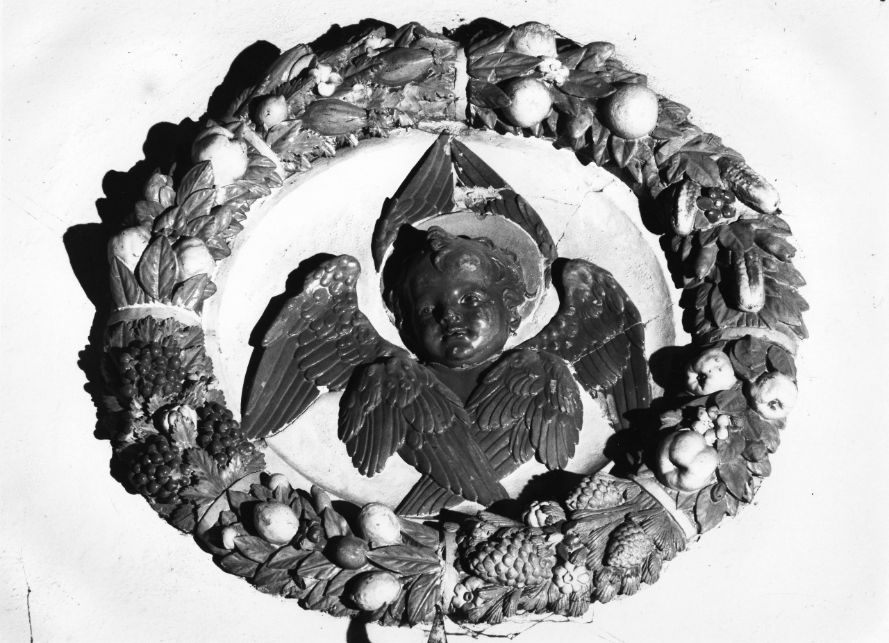 cherubino con festone vegetale (rilievo) di Della Robbia Andrea (inizio sec. XVI)