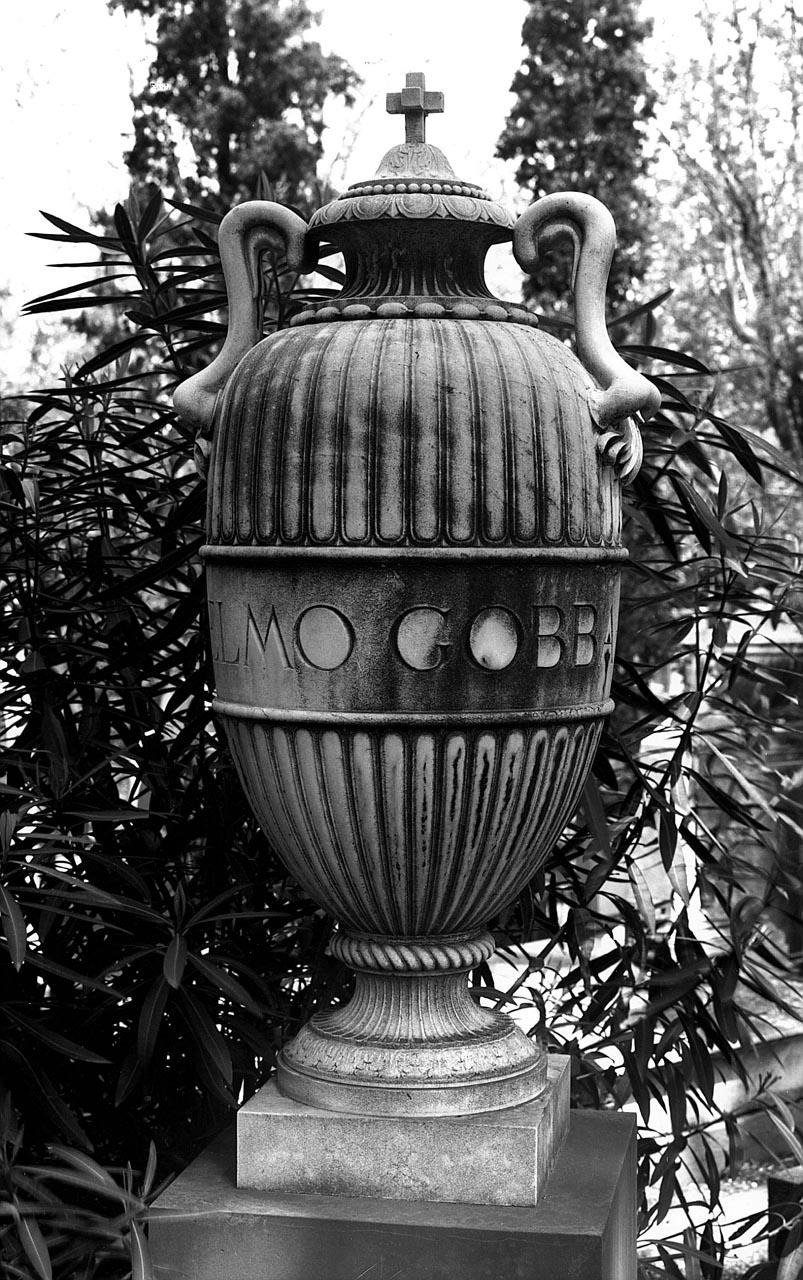 urna cineraria - ambito toscano (sec. XX)