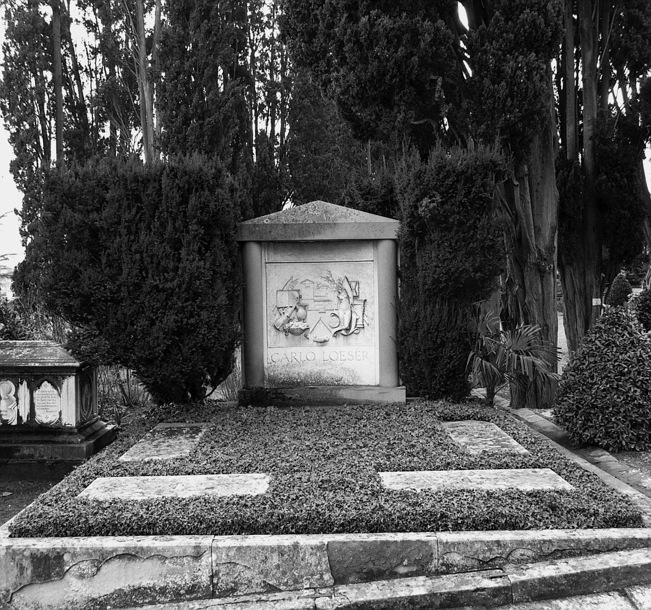 monumento funebre di Maraini Antonio (sec. XX)
