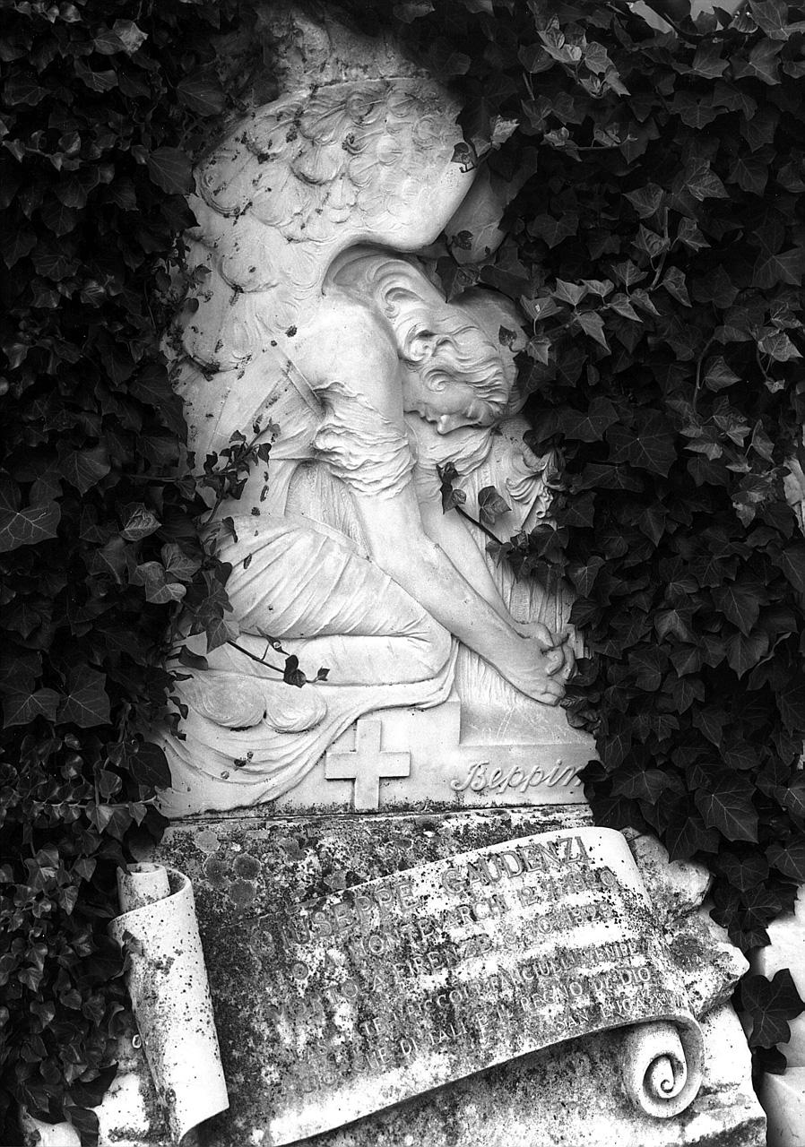 angelo (stele funeraria) - ambito toscano (sec. XX)
