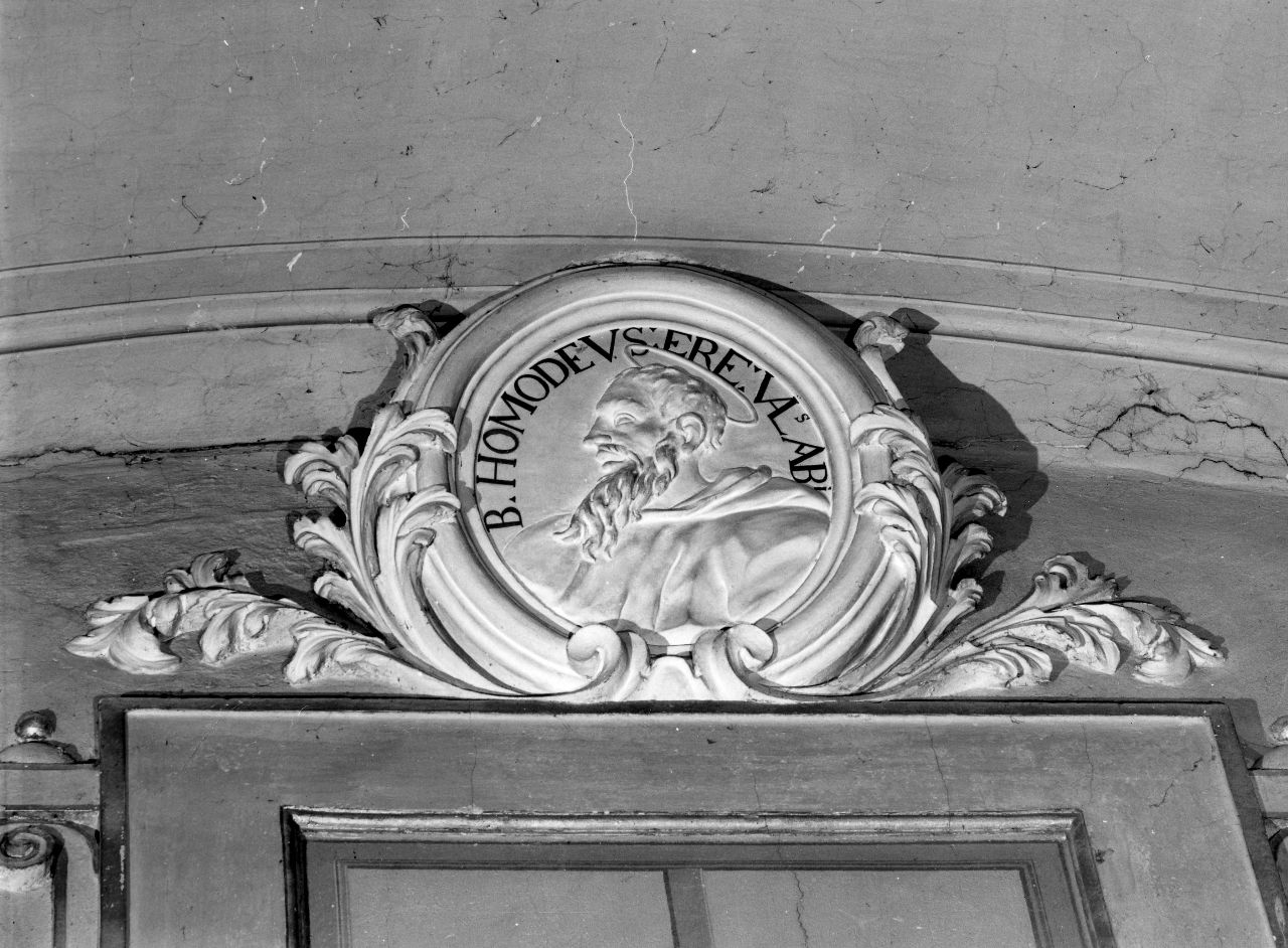 medaglione con il beato Omedeo Eremita (decorazione plastica, insieme) - ambito toscano (sec. XVIII)