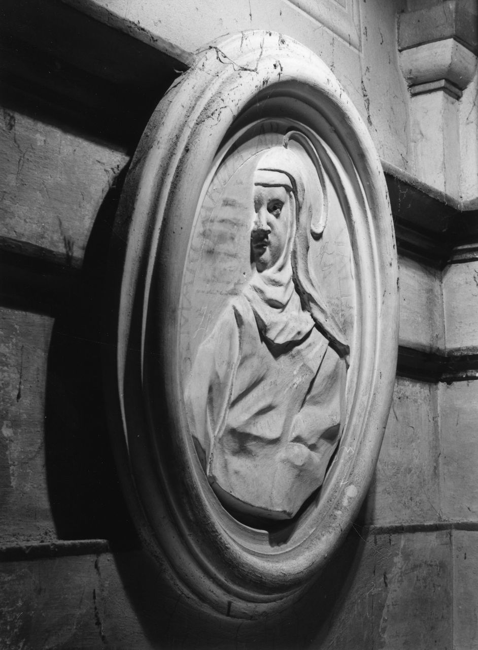 medaglione con Santa Margherita Badessa (decorazione plastica, insieme) - ambito toscano (sec. XVIII)