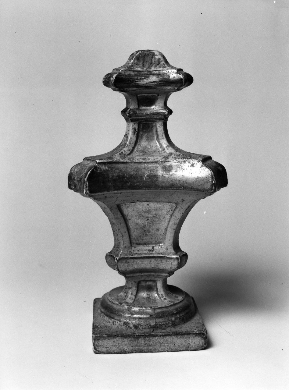 vaso d'altare, serie - bottega toscana (sec. XVIII)