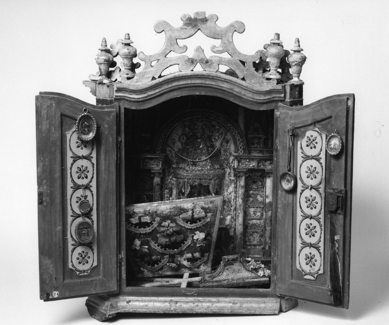 reliquiario - a armadietto - bottega toscana (sec. XIX)